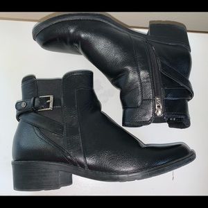 Anne Klein boots. Used.